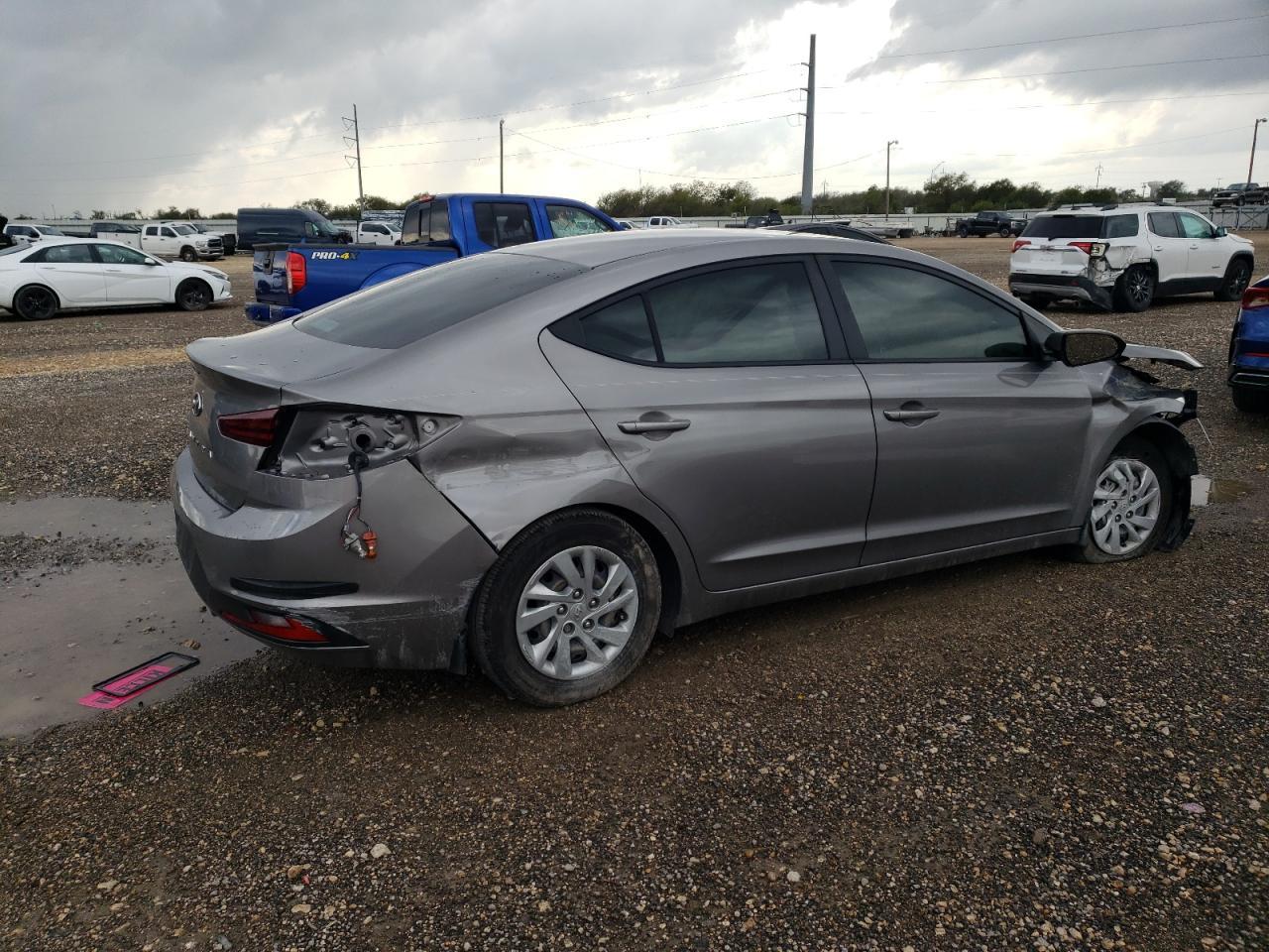 2020 Hyundai Elantra - Фото 3