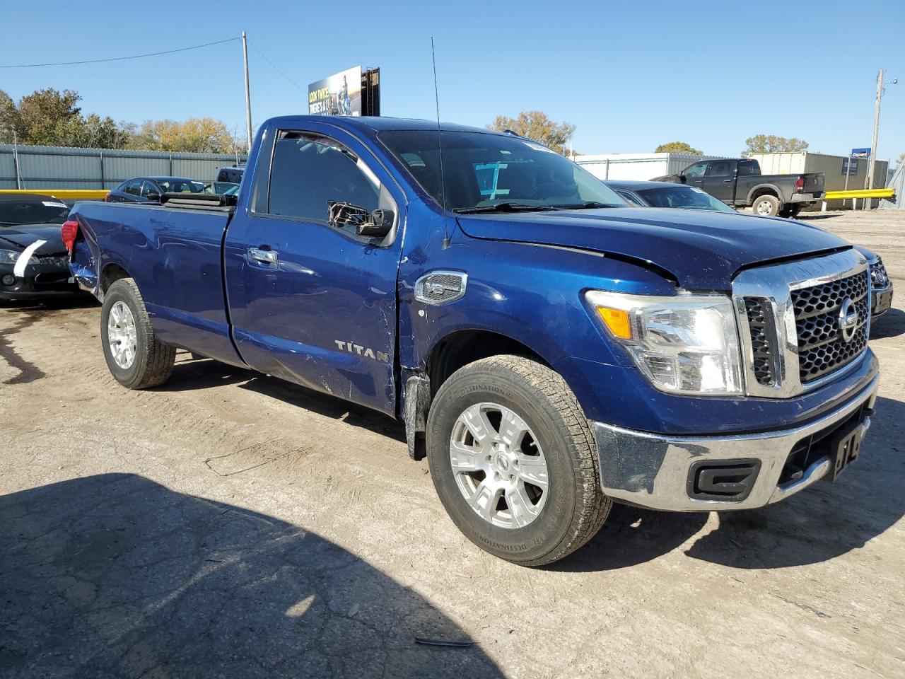 2017 Nissan Titan - Фото 4