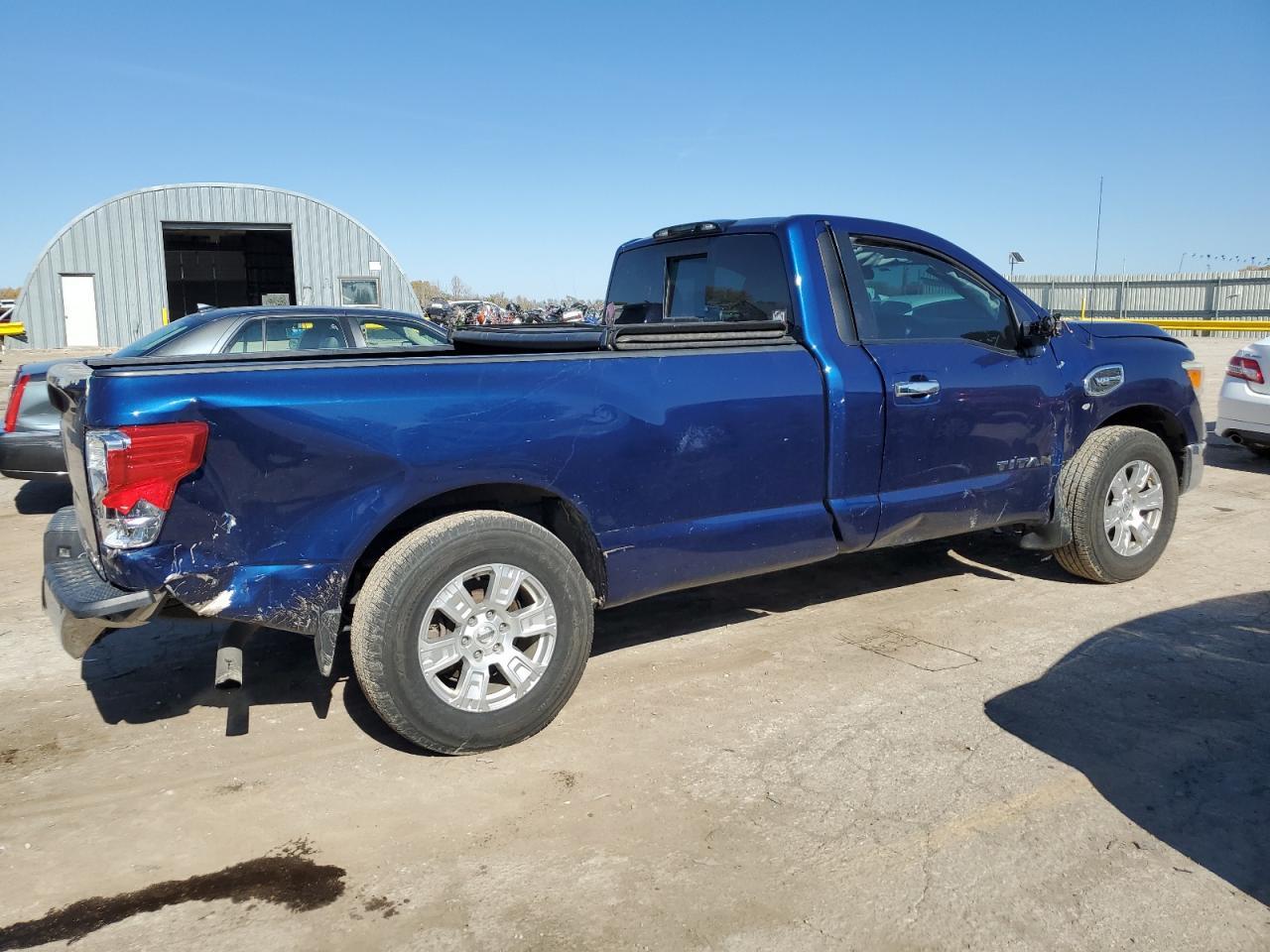 2017 Nissan Titan - Фото 3