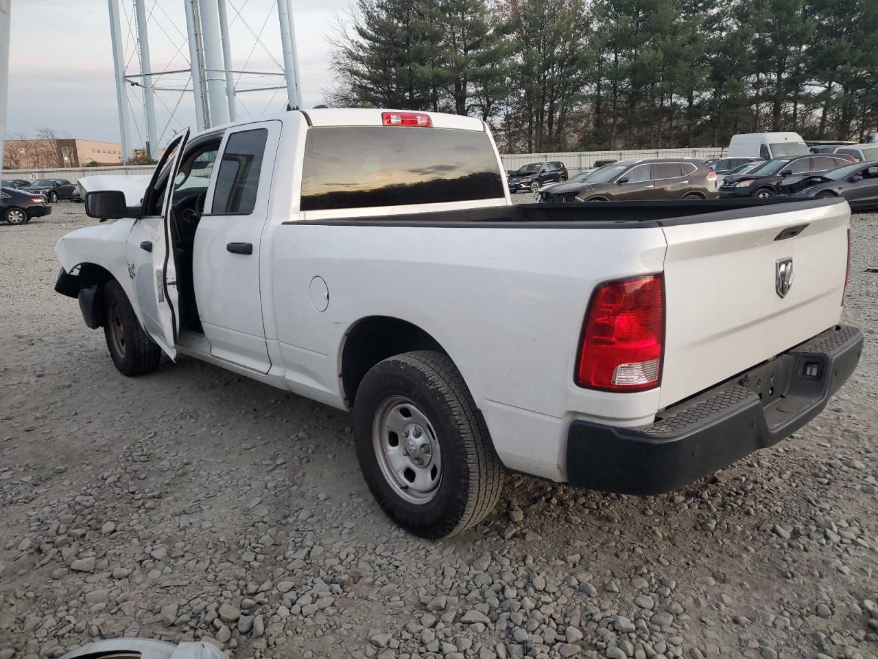 2021 Ram 1500 Classic Tradesman - Фото 2