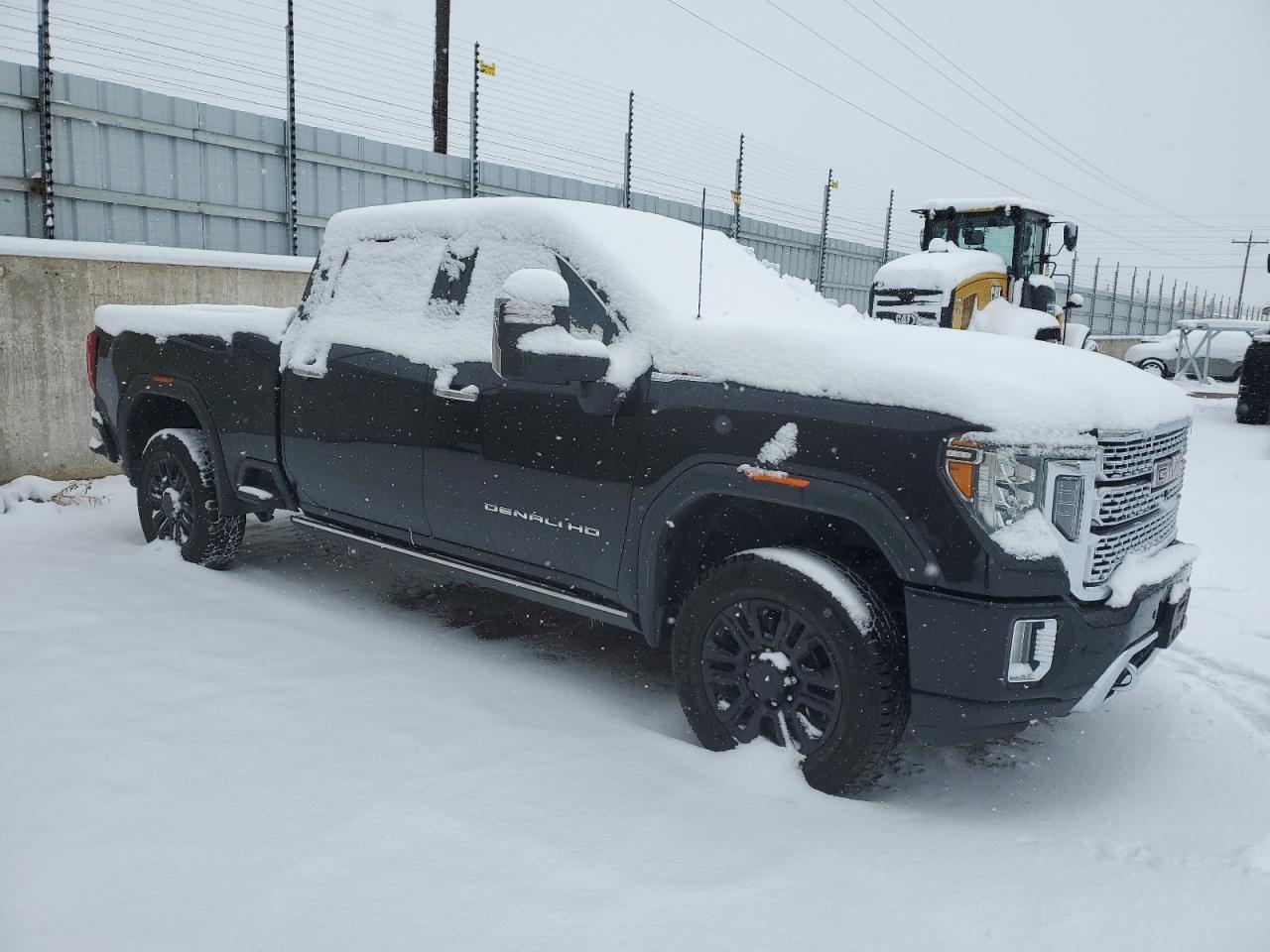 2021 GMC Sierra K2500 Denali - Image 4
