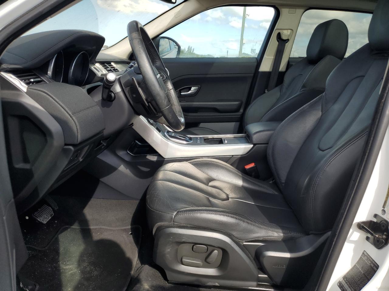 2015 Land Rover Range Rover Evoque Pure Plus - Image 7