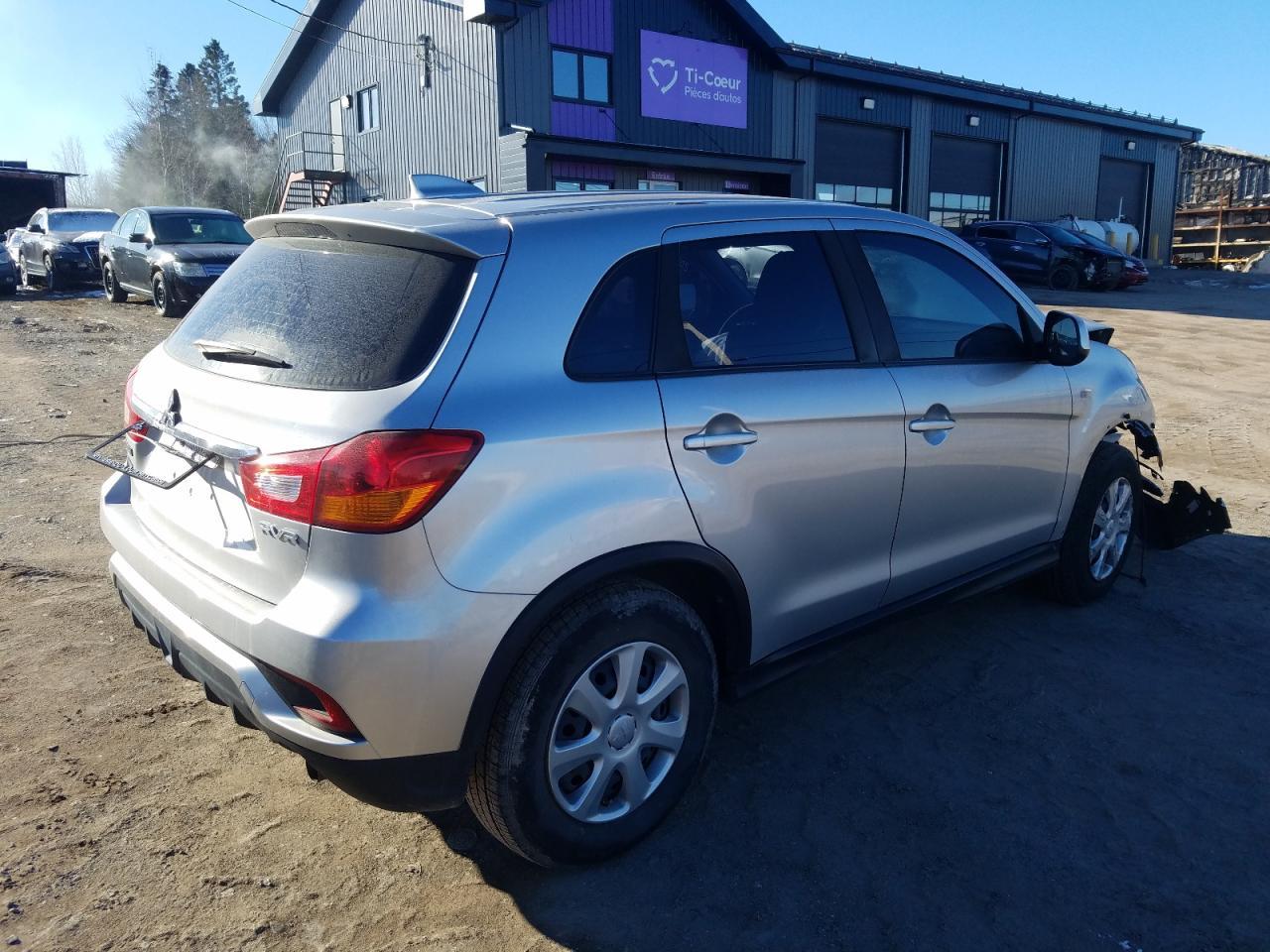 2019 Mitsubishi Rvr Se - Фото 3