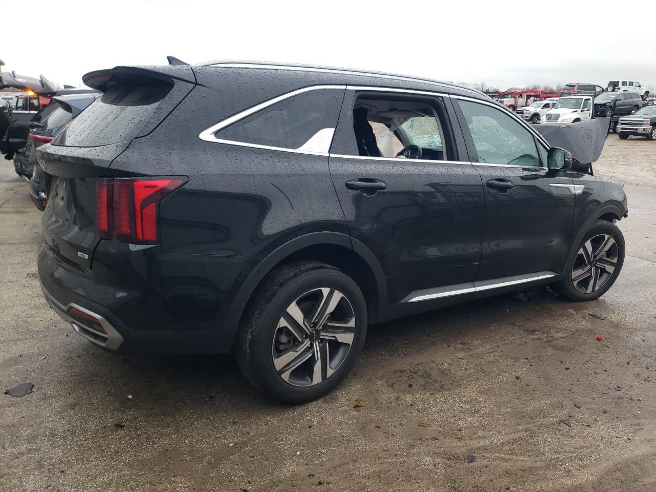 2023 Kia Sorento Ex - Image 3