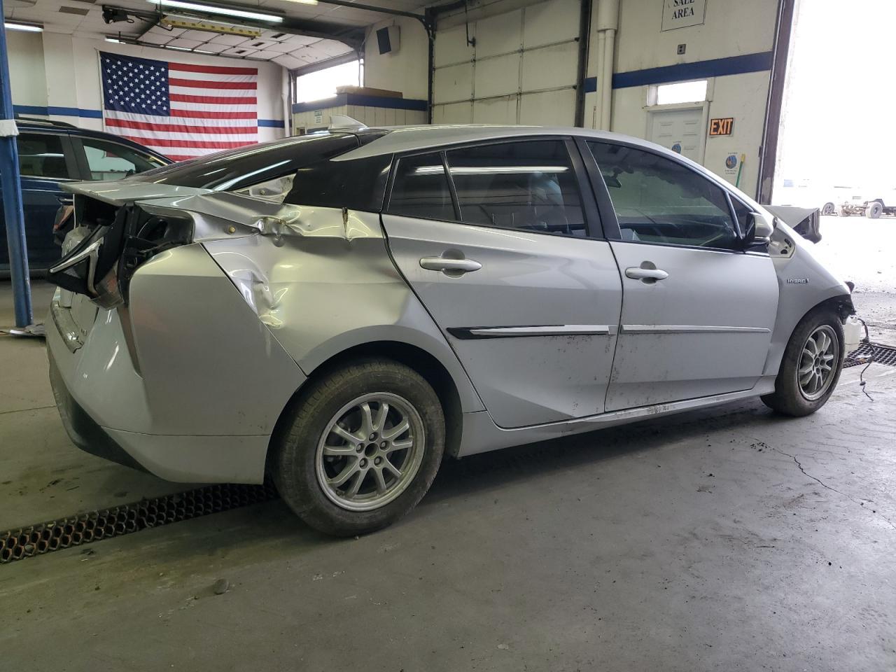 2016 Toyota Prius - Фото 3