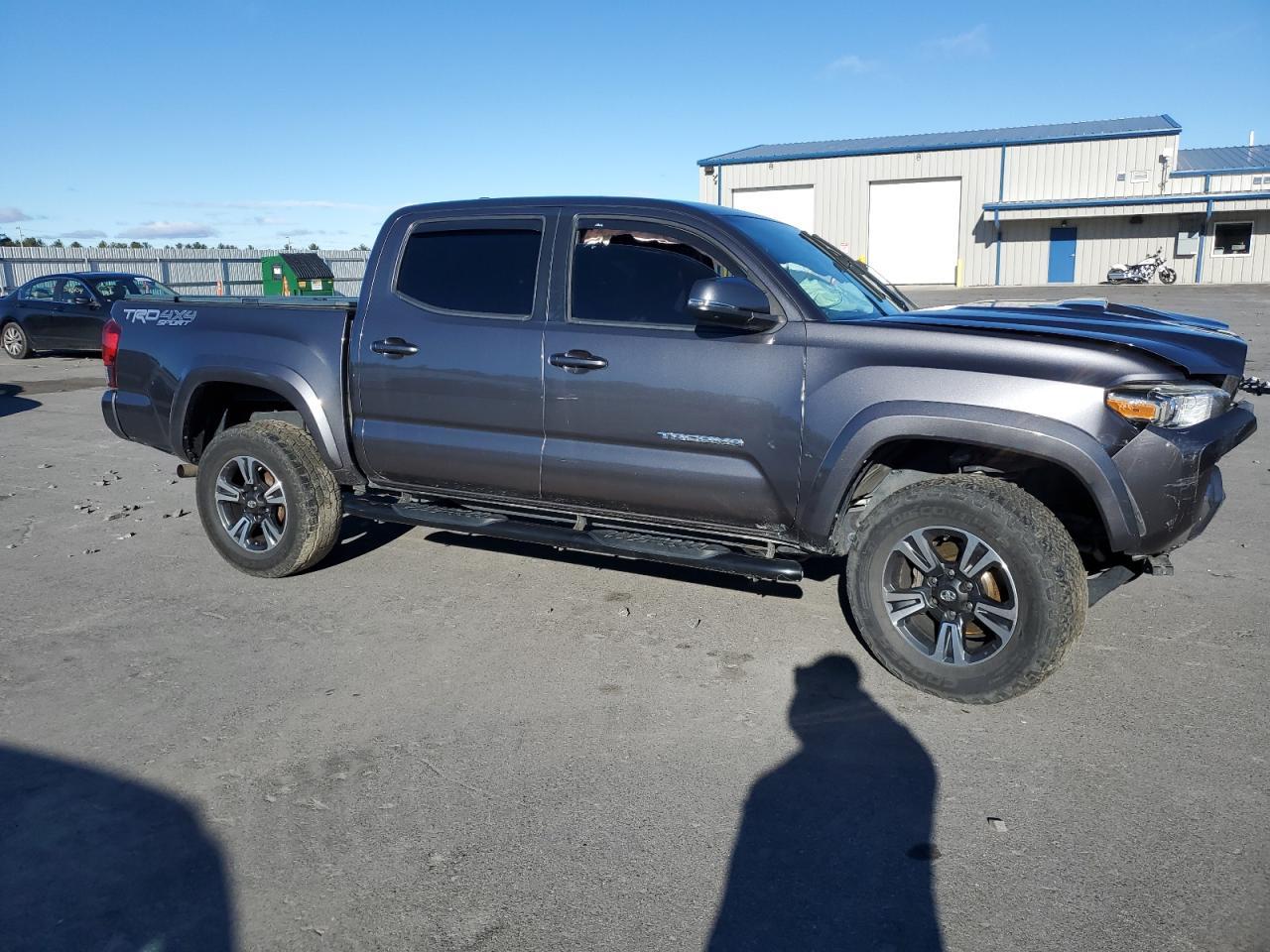2018 Toyota Tacoma Double Cab - Фото 4