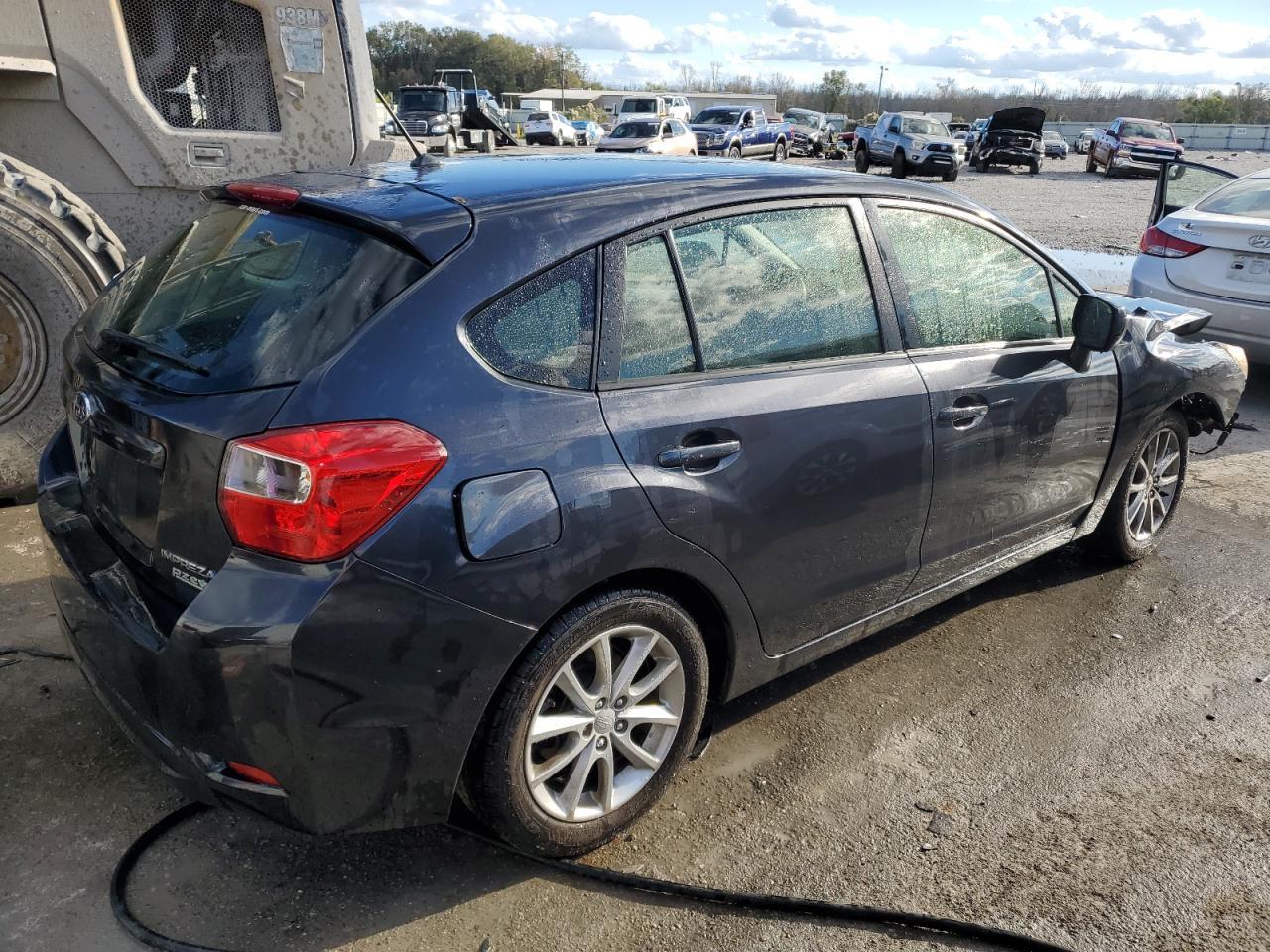 2012 Subaru Impreza Premium - Фото 3