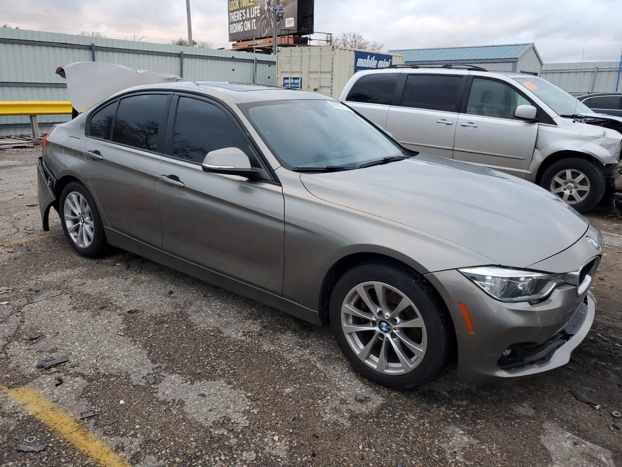 2018 BMW 320 I - Image 4