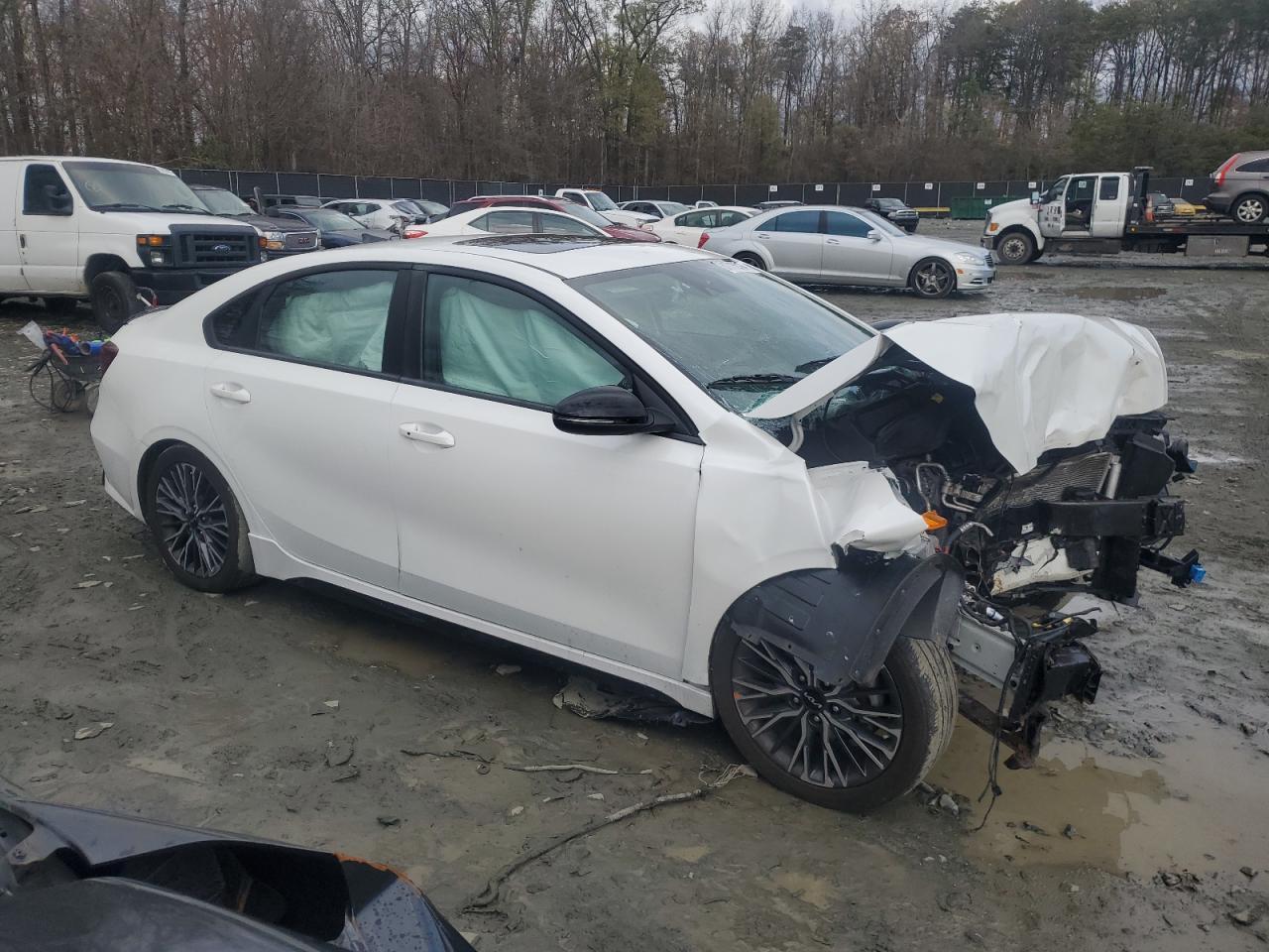 2023 Kia Forte Gt Line - Image 4