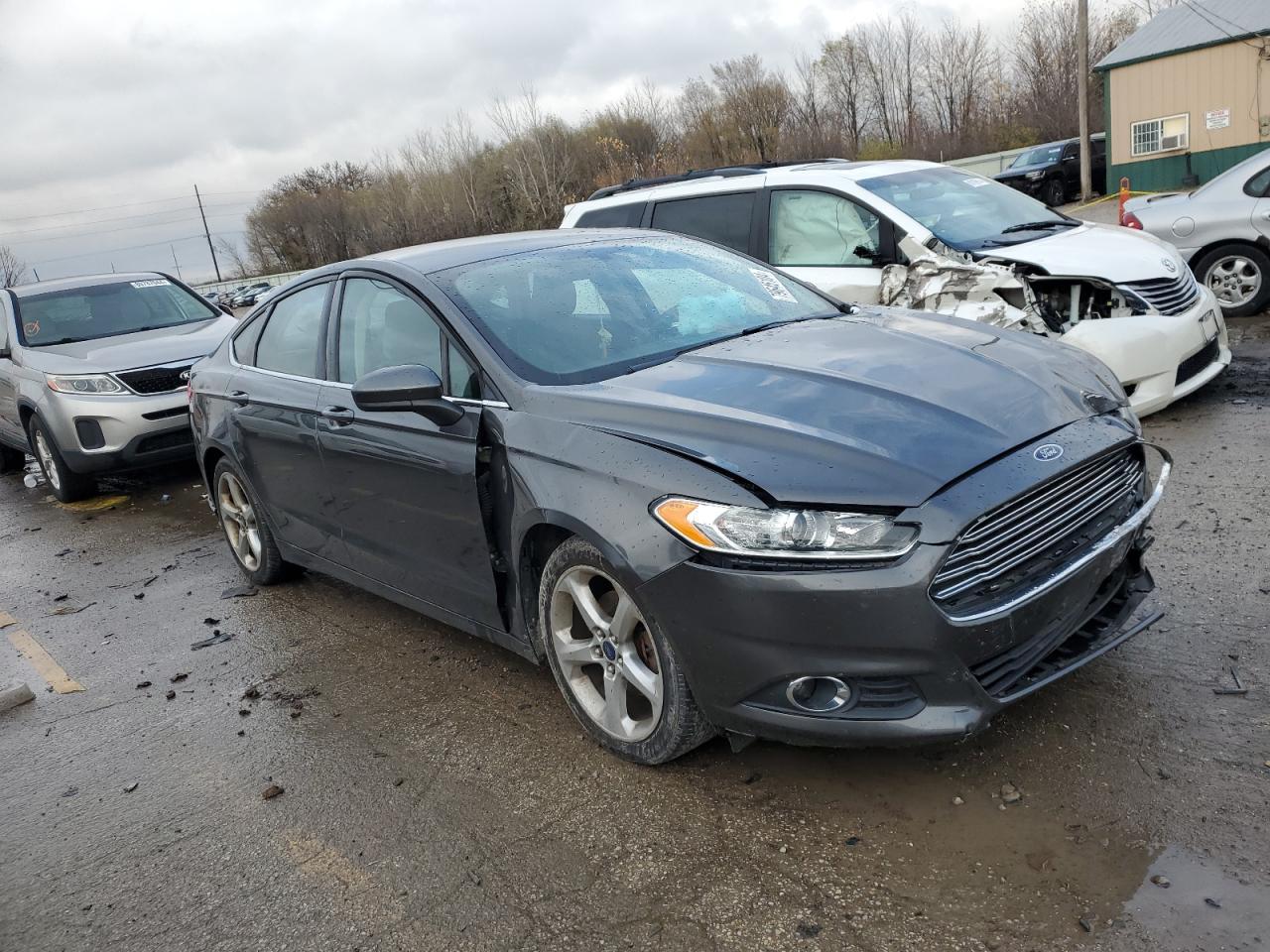 2016 Ford Fusion S - Фото 4