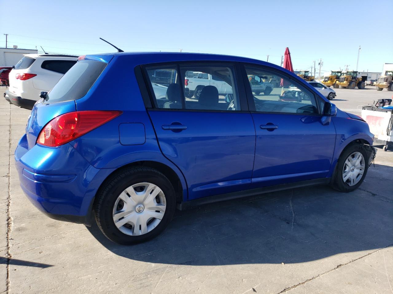 2012 Nissan Versa S Au - Image 3