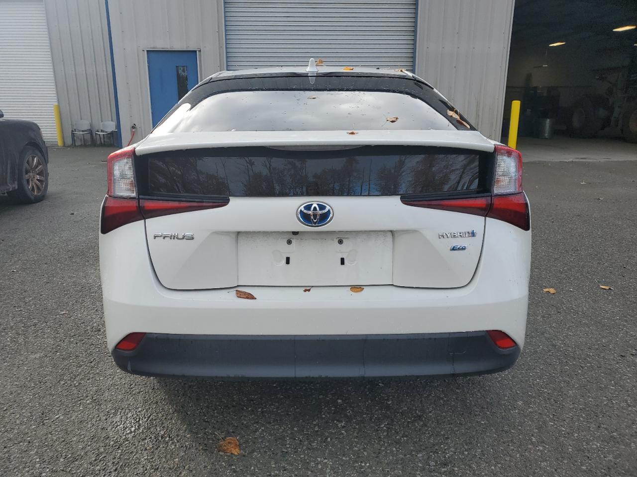 2020 Toyota Prius L - Фото 6