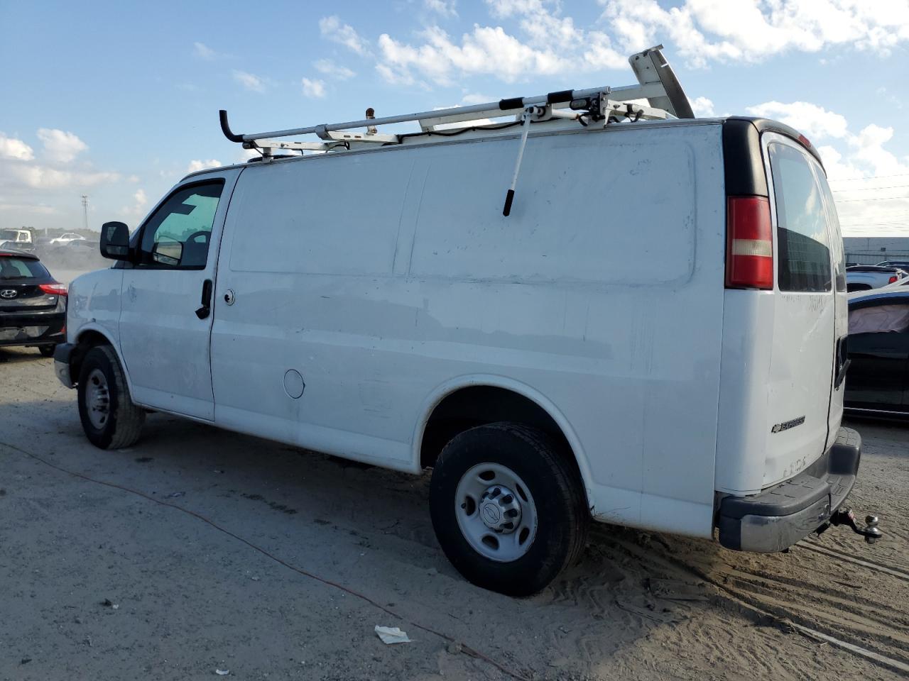2014 Chevrolet Express G2500 Delivery Van - Image 2