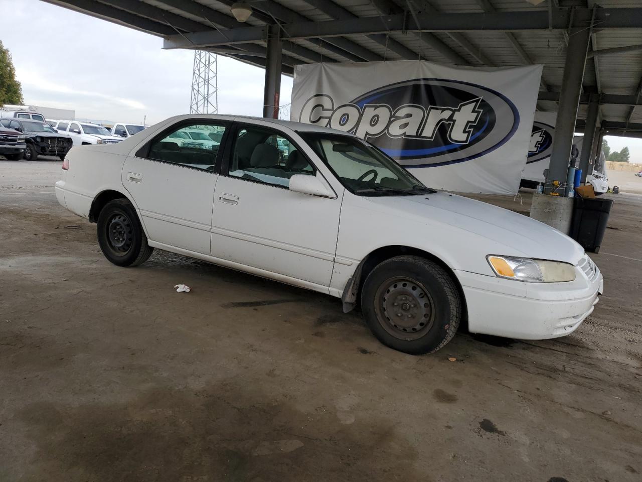 1998 Toyota Camry Ce - Фото 4