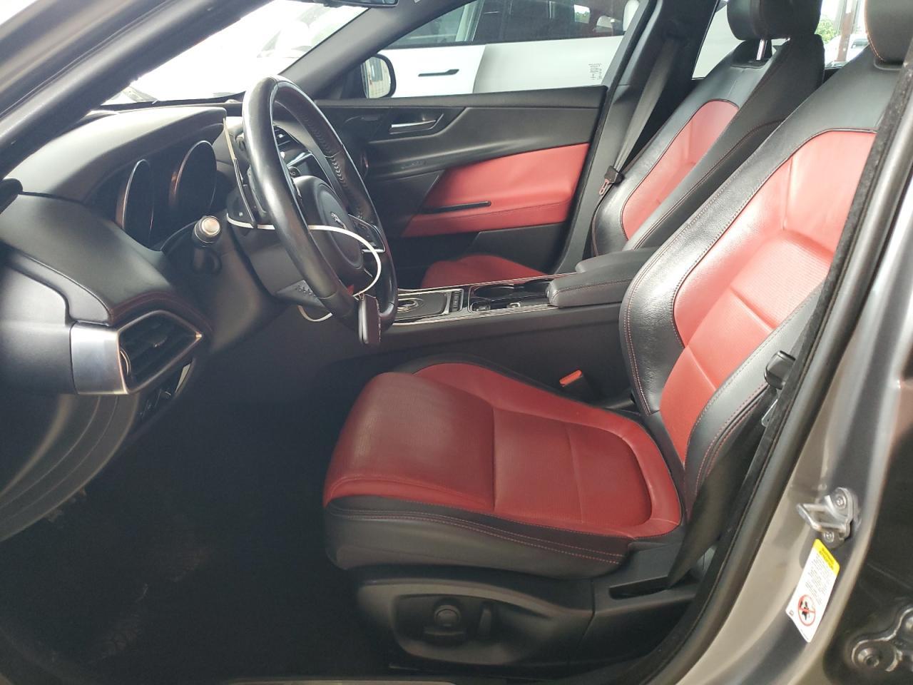 2017 Jaguar Xe R - Sport - Фото 7