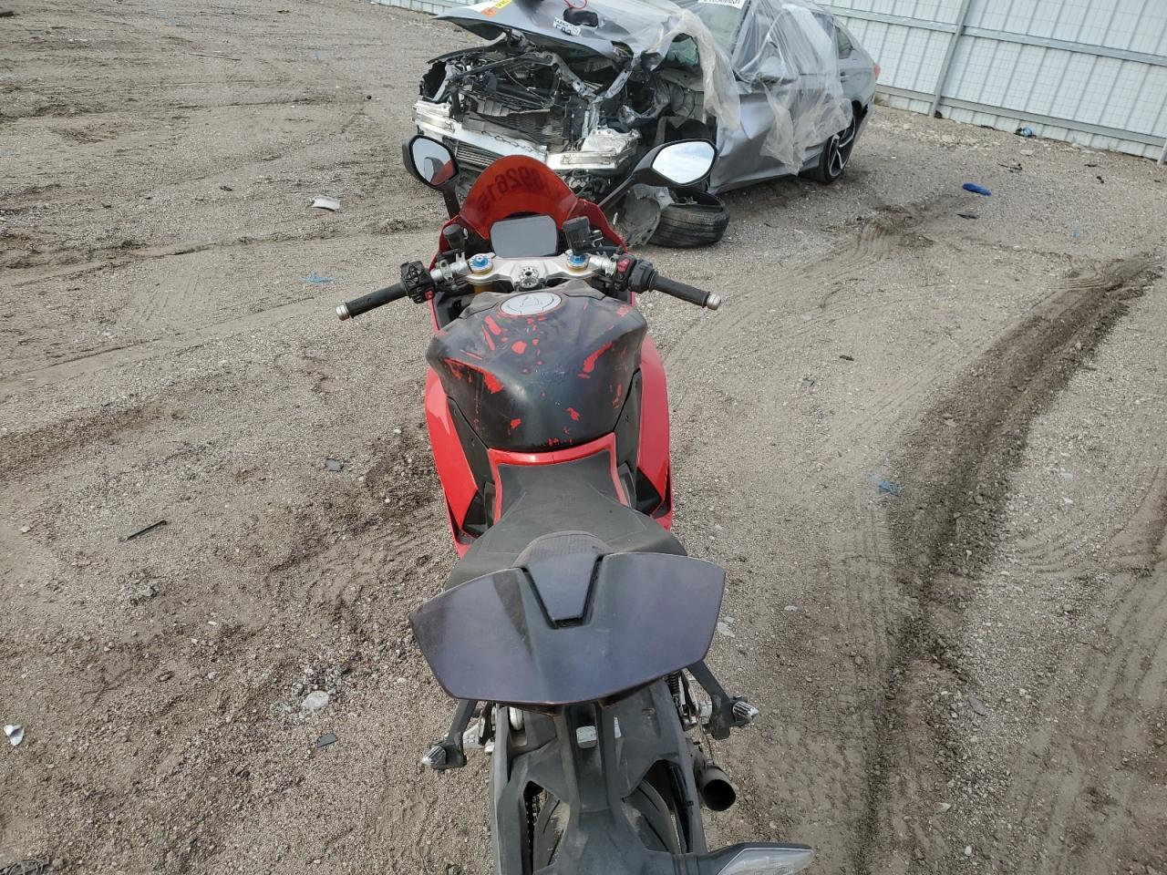 2025 Ducati Panigale V2 - Фото 6