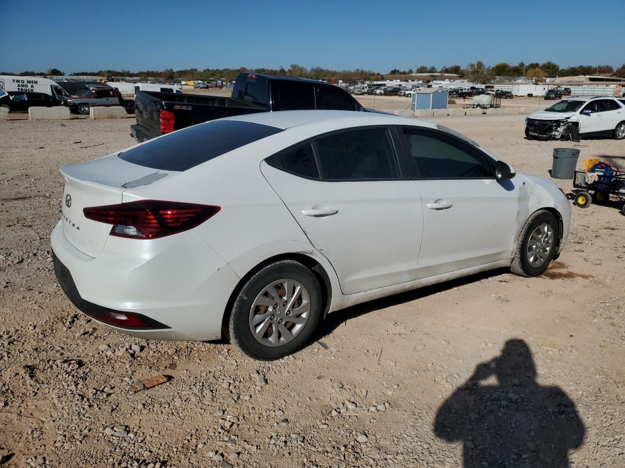 2019 Hyundai Elantra Se - Image 3