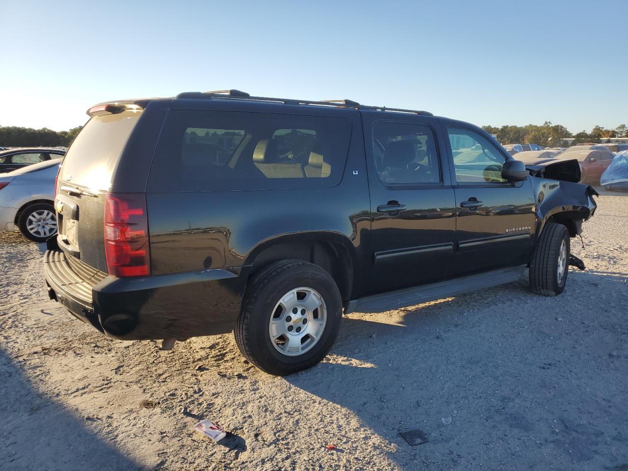 2013 Chevrolet Suburban C1500 Lt - Image 3
