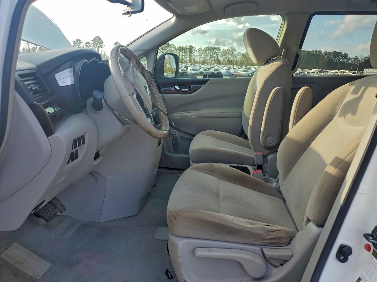 2015 Nissan Quest S - Image 7
