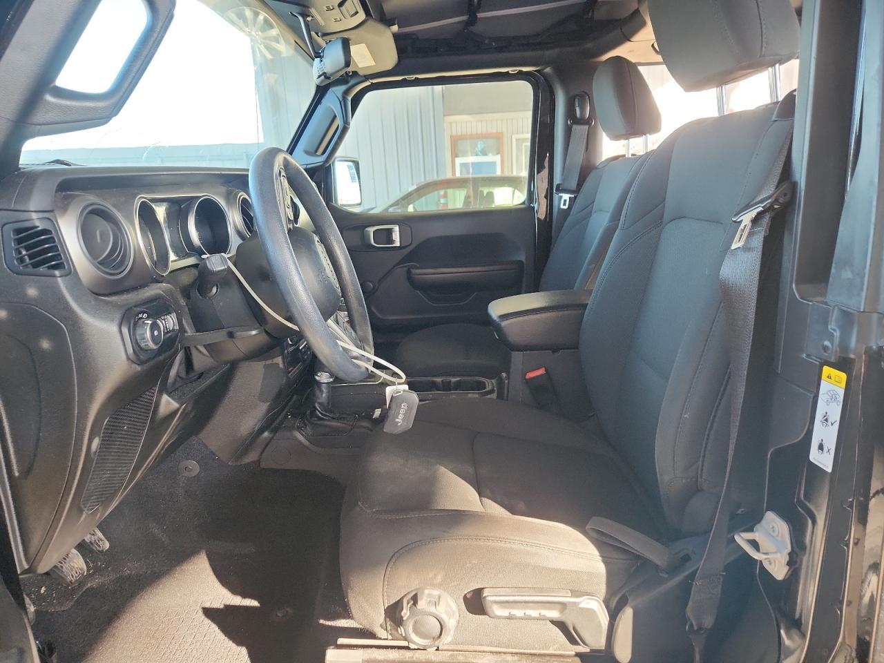 2020 Jeep Wrangler Sport - Фото 7