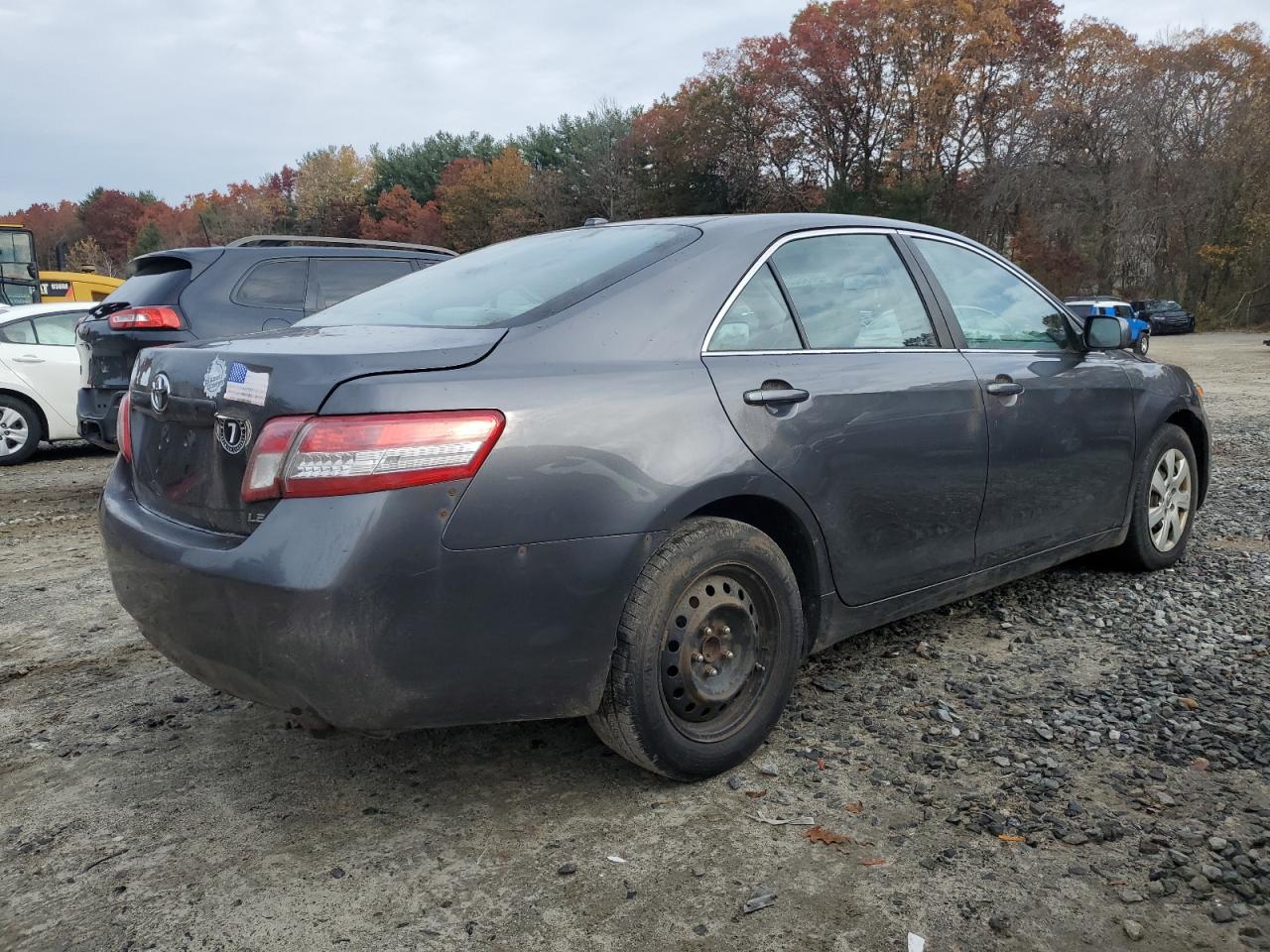 2010 Toyota Camry Le - Фото 3
