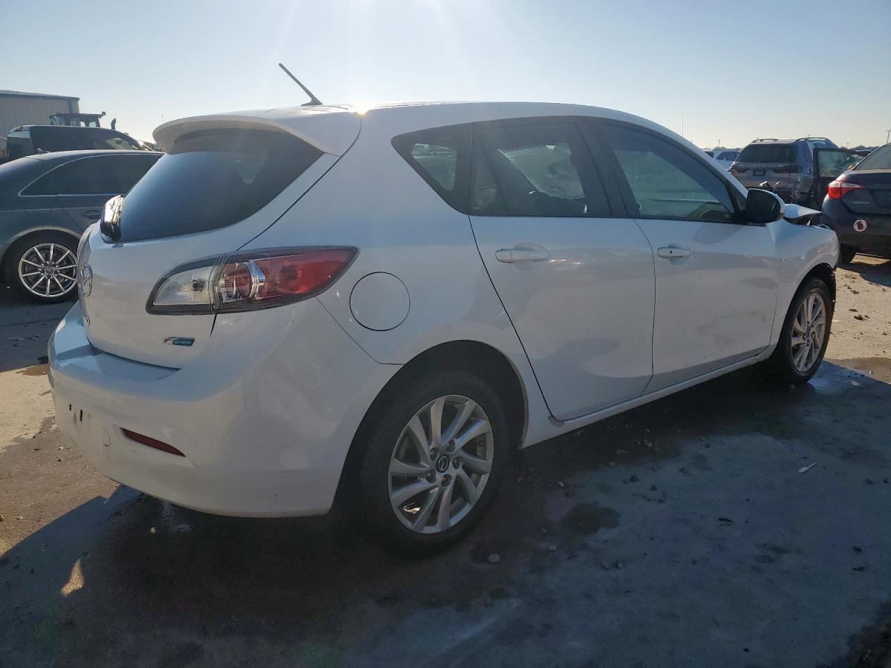 2013 Mazda 3 I - Фото 3