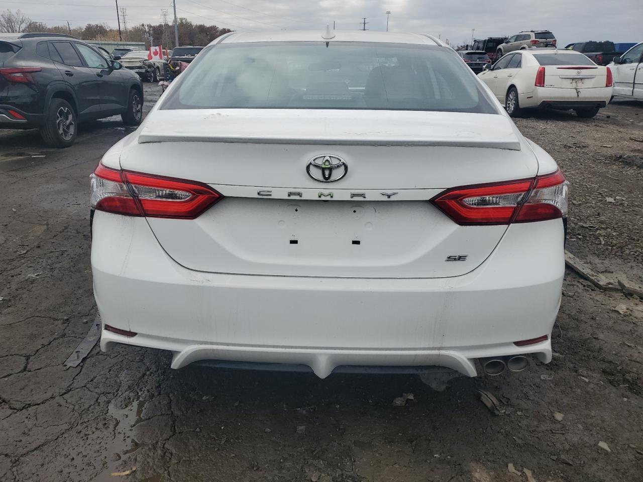 2020 Toyota Camry Se - Фото 6