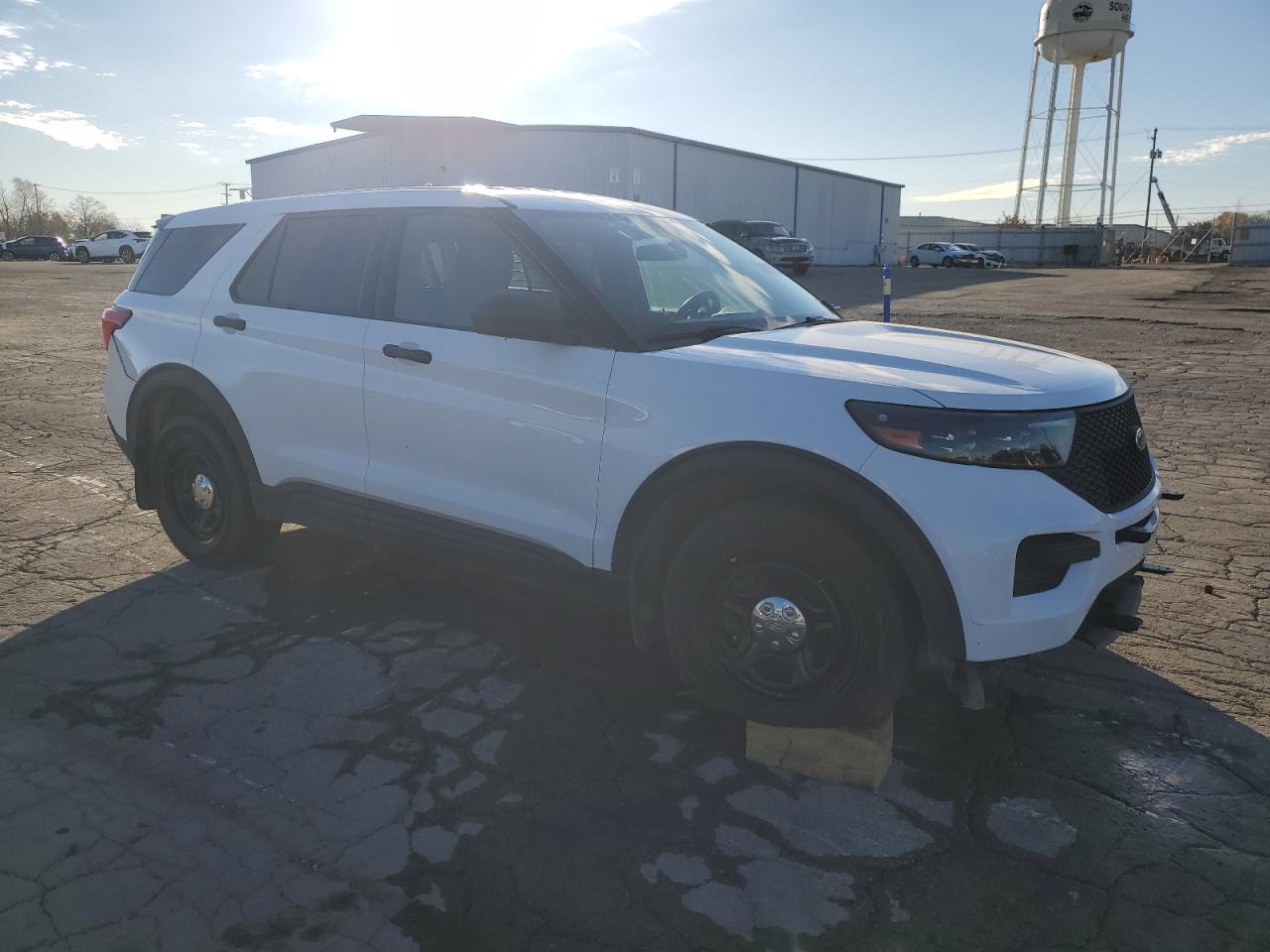 2021 Ford Explorer Police Interceptor - Image 4