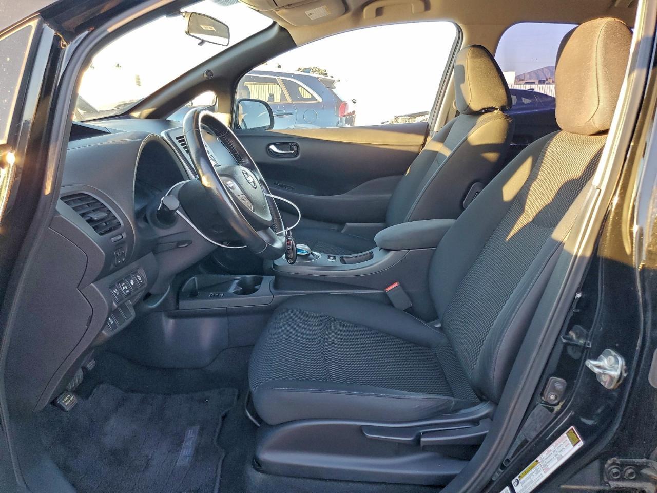 2013 Nissan Leaf S - Фото 7