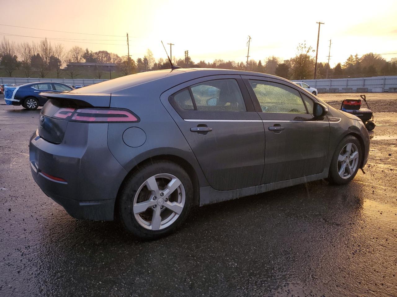 2013 Chevrolet Volt - Image 3