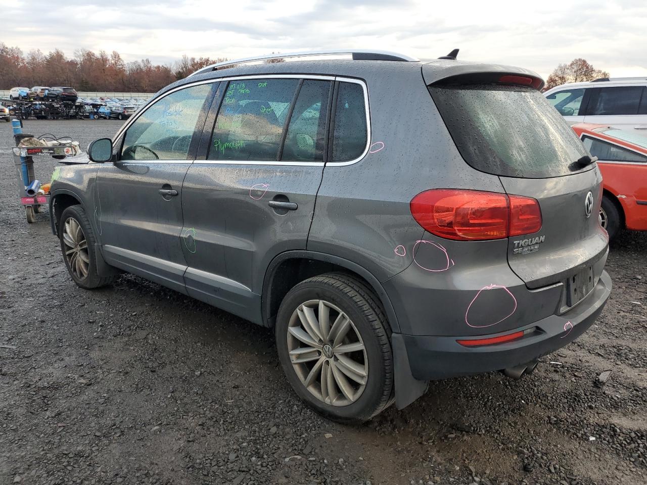 2016 Volkswagen Tiguan S - Image 2