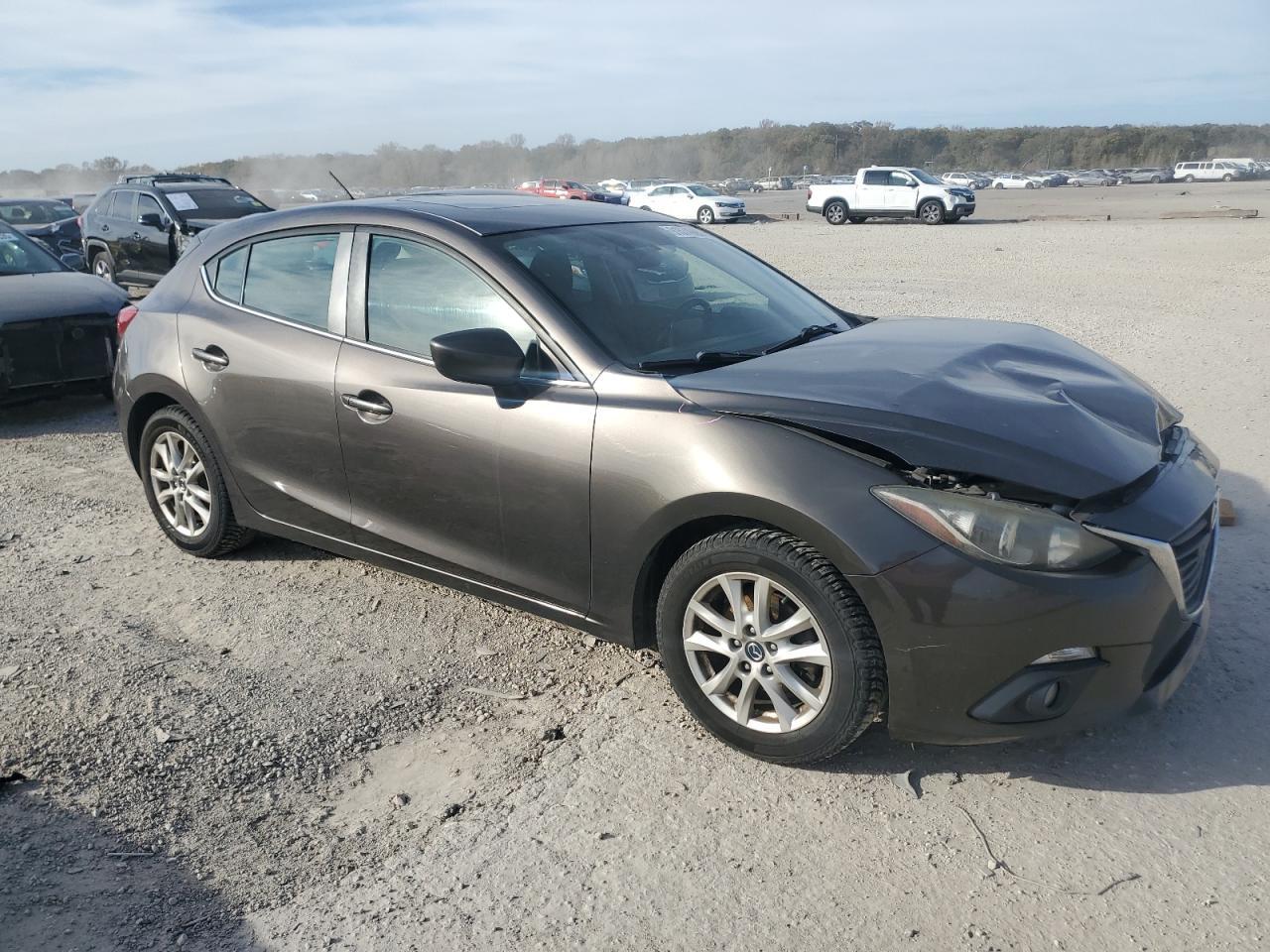 2016 Mazda 3 Touring - Image 4