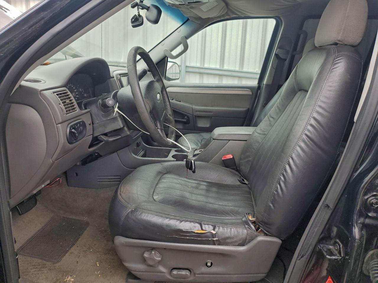 2004 Ford Explorer Xlt - Image 7