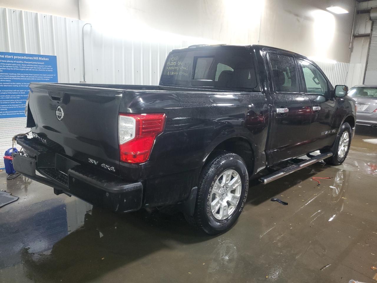 2018 Nissan Titan Sv - Image 3