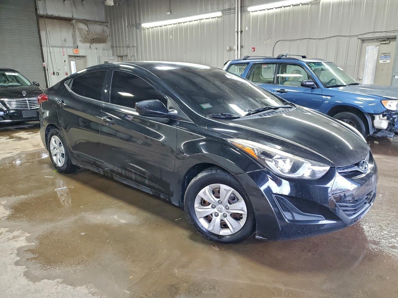2016 Hyundai Elantra Se - Фото 4