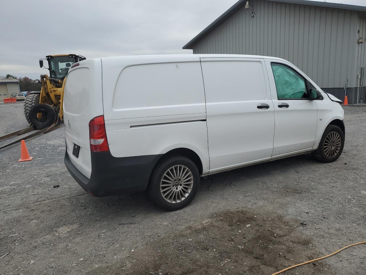 2023 Mercedes-Benz Metris - Фото 3