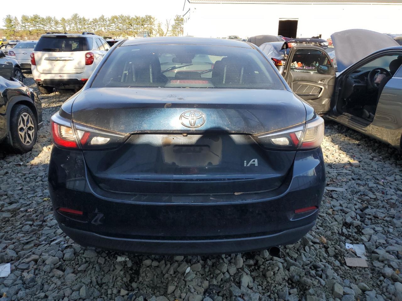 2017 Toyota Yaris Ia - Фото 6