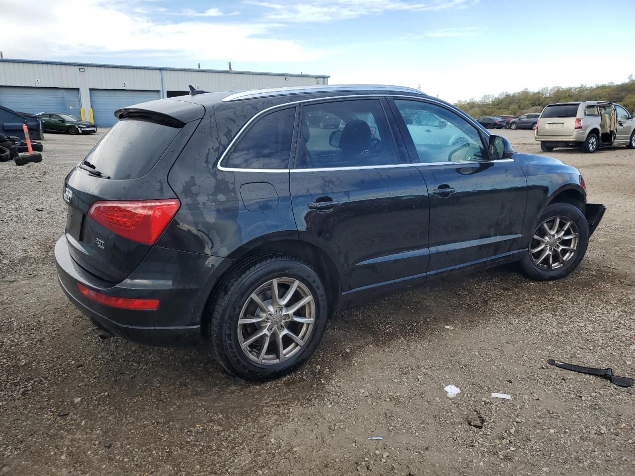 2011 Audi Q5 Premium Plus - Image 3