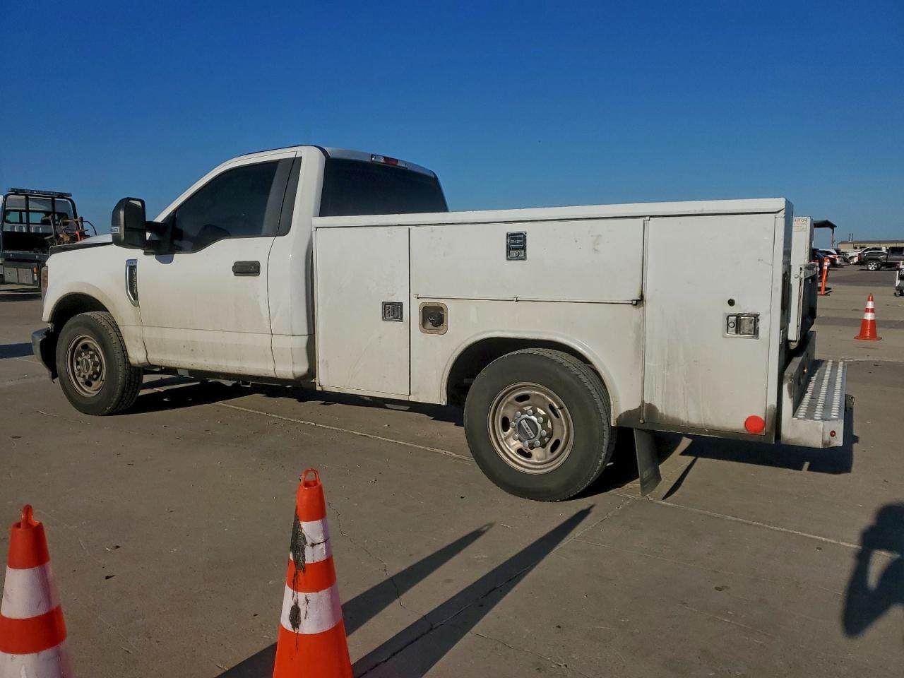 2019 Ford F250 Super Duty - Фото 2