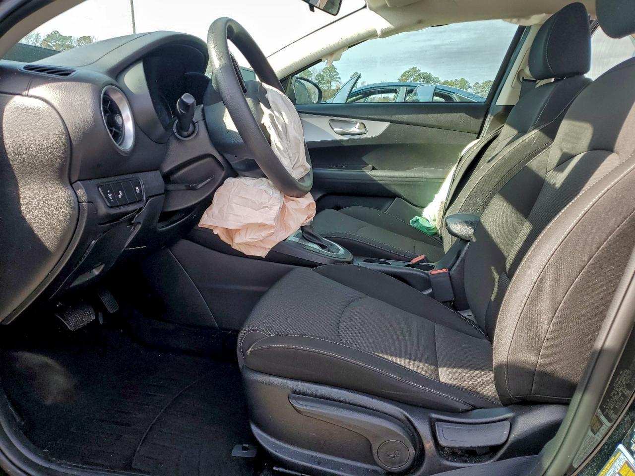 2023 Kia Forte Lx - Image 7