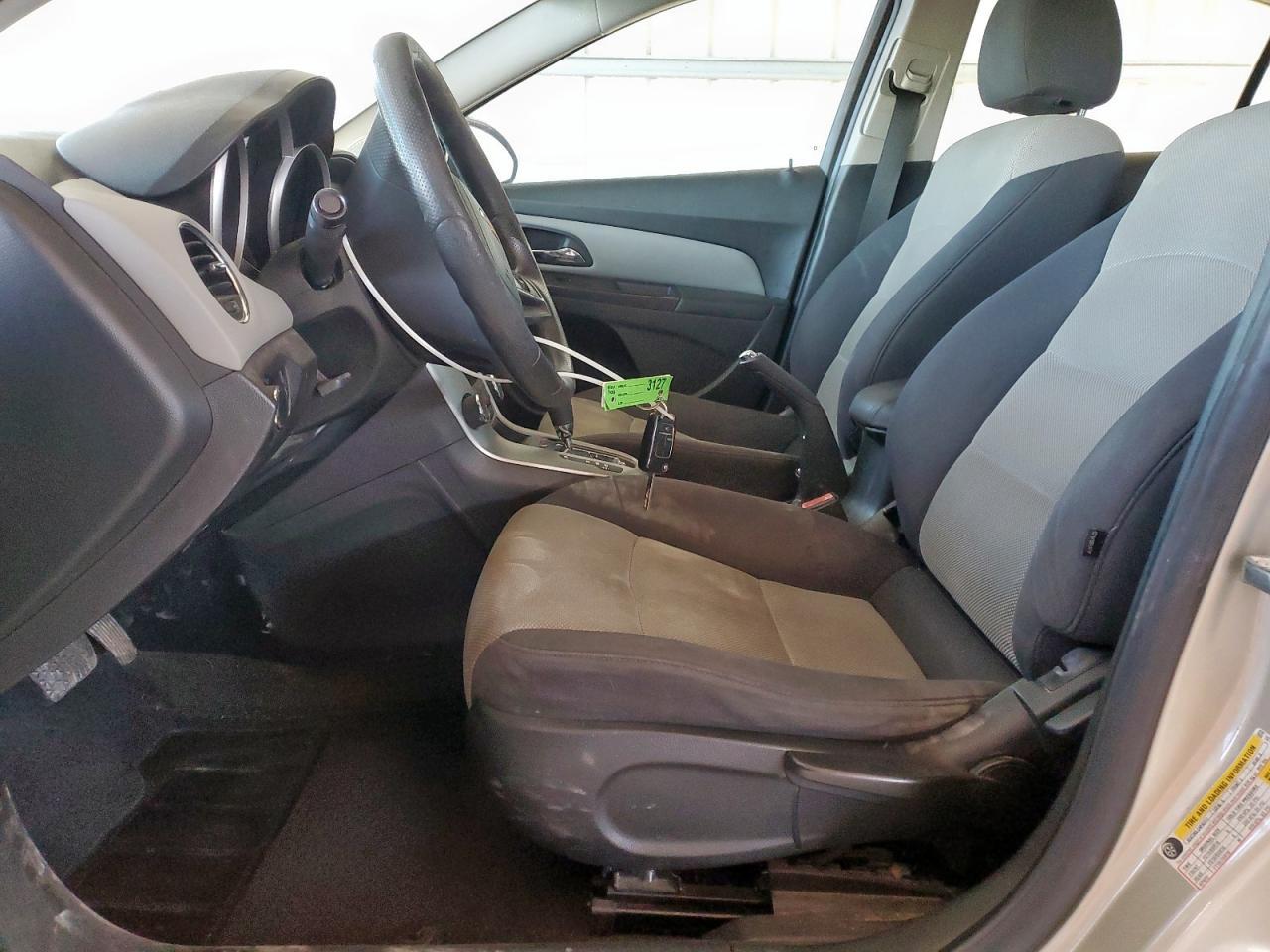 2013 Chevrolet Cruze Ls - Image 7