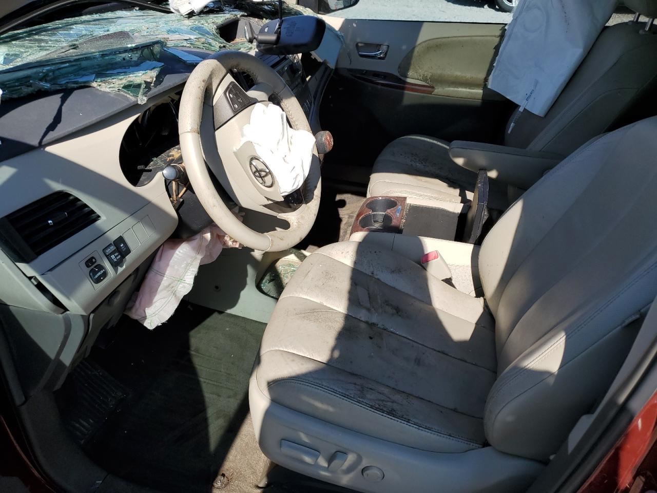 2013 Toyota Sienna Xle - Фото 7