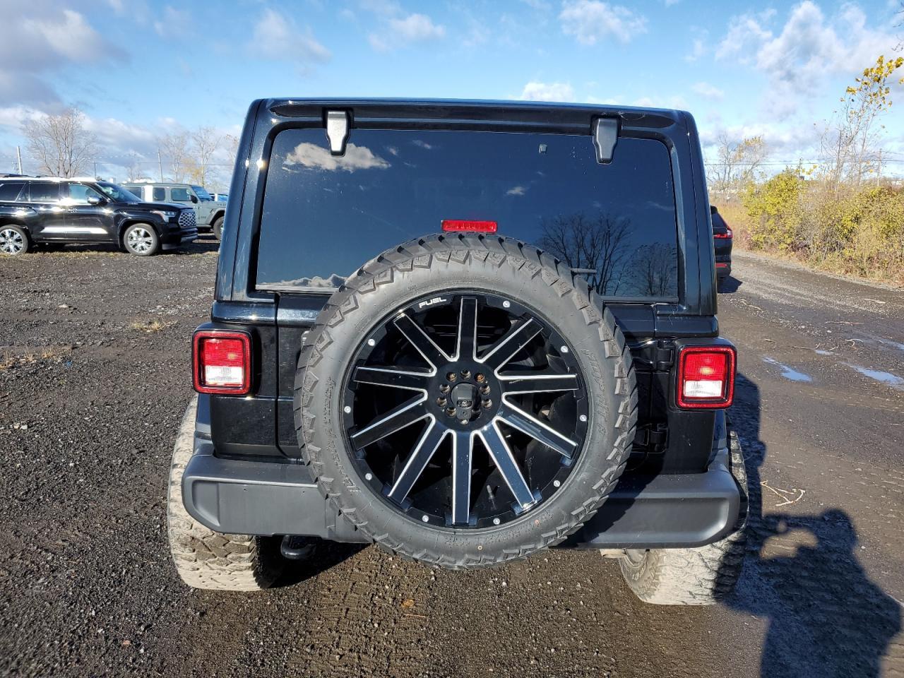 2023 Jeep Wrangler Sahara - Image 6