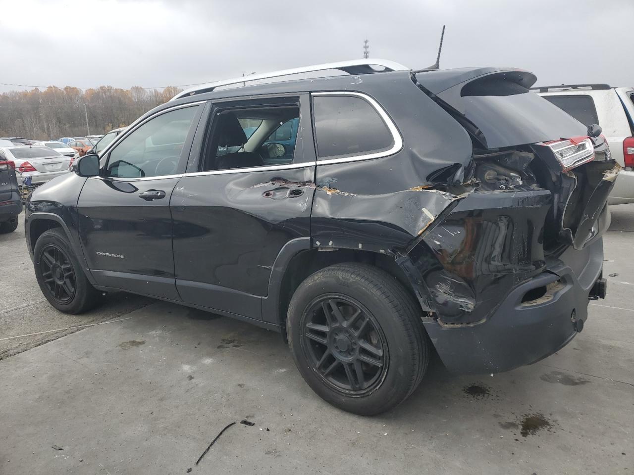 2018 Jeep Cherokee Latitude Plus - Фото 2