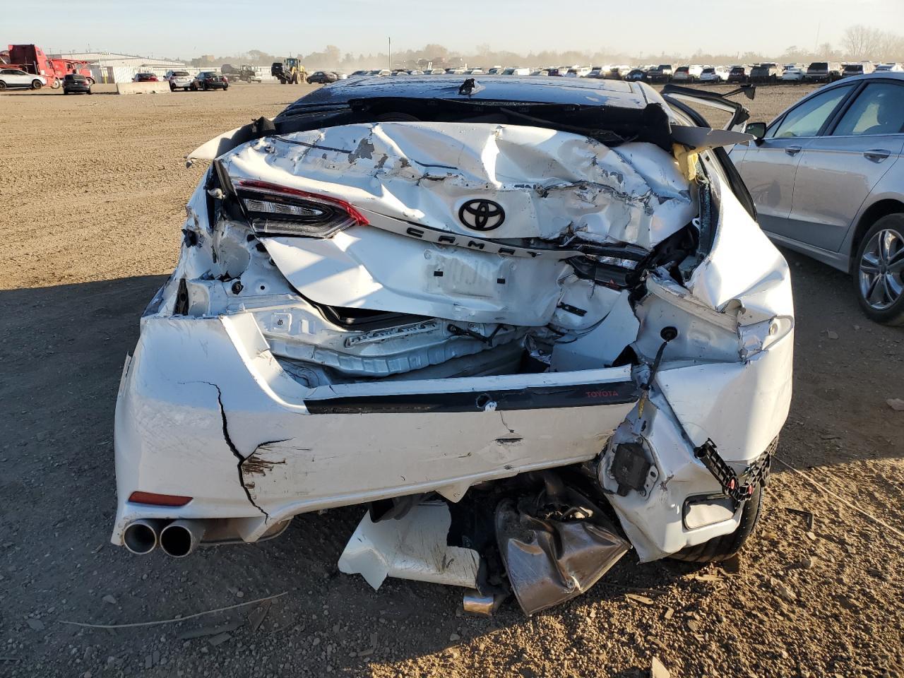 2021 Toyota Camry Xse - Фото 6