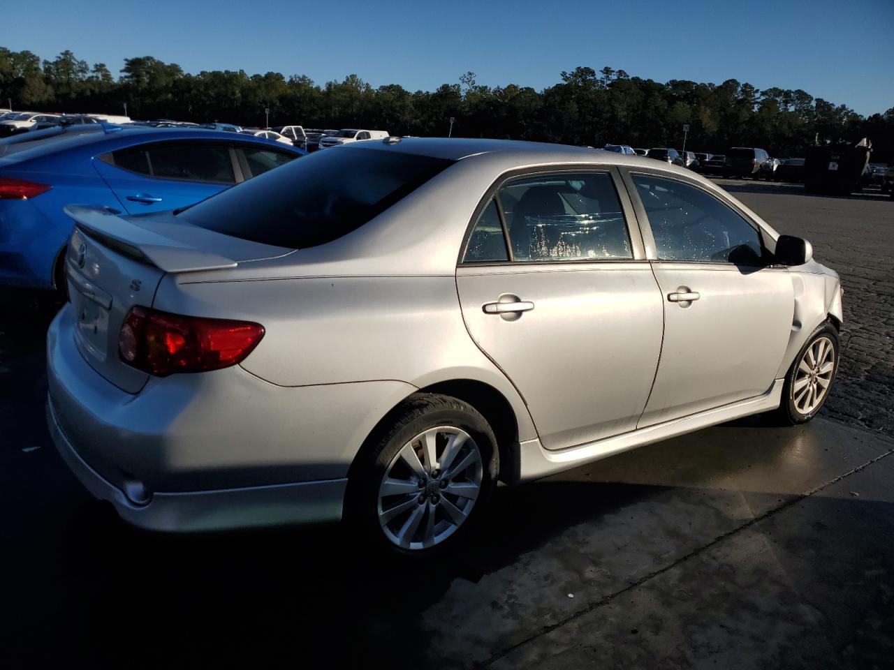 2010 Toyota Corolla Base - Фото 3