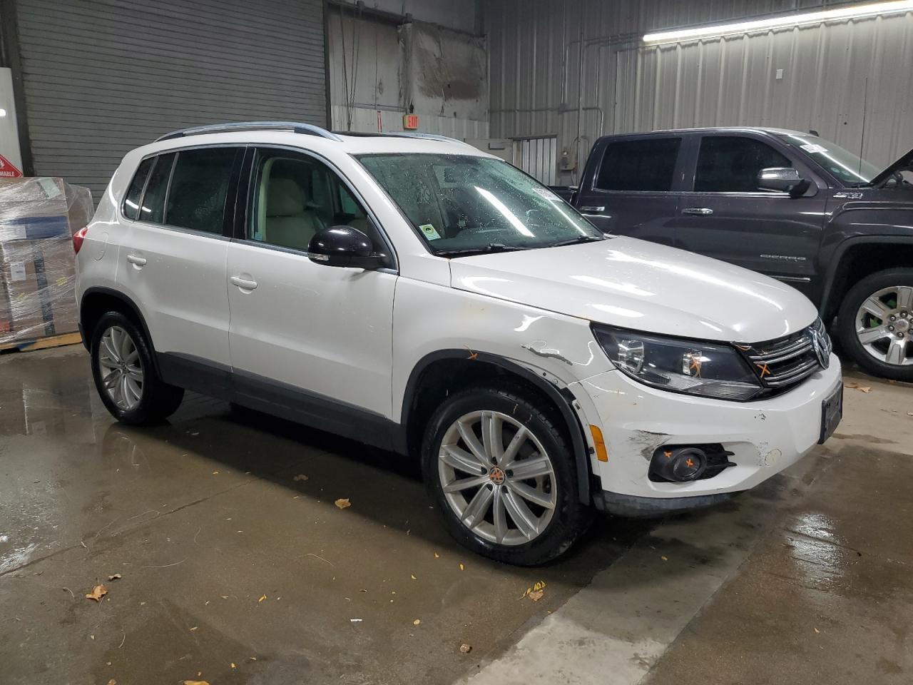 2013 Volkswagen Tiguan S - Image 4