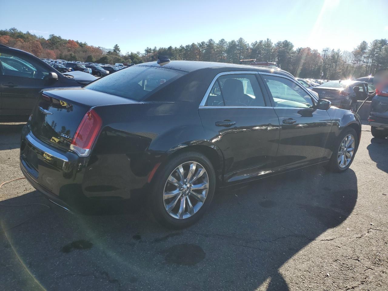 2016 Chrysler 300 Limited - Фото 3