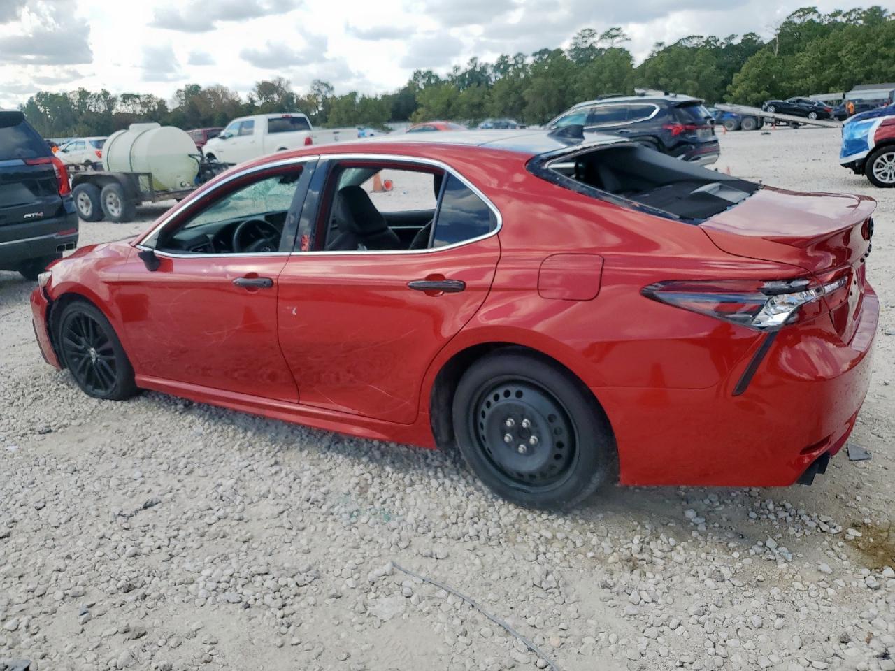 2022 Toyota Camry Xse - Фото 2