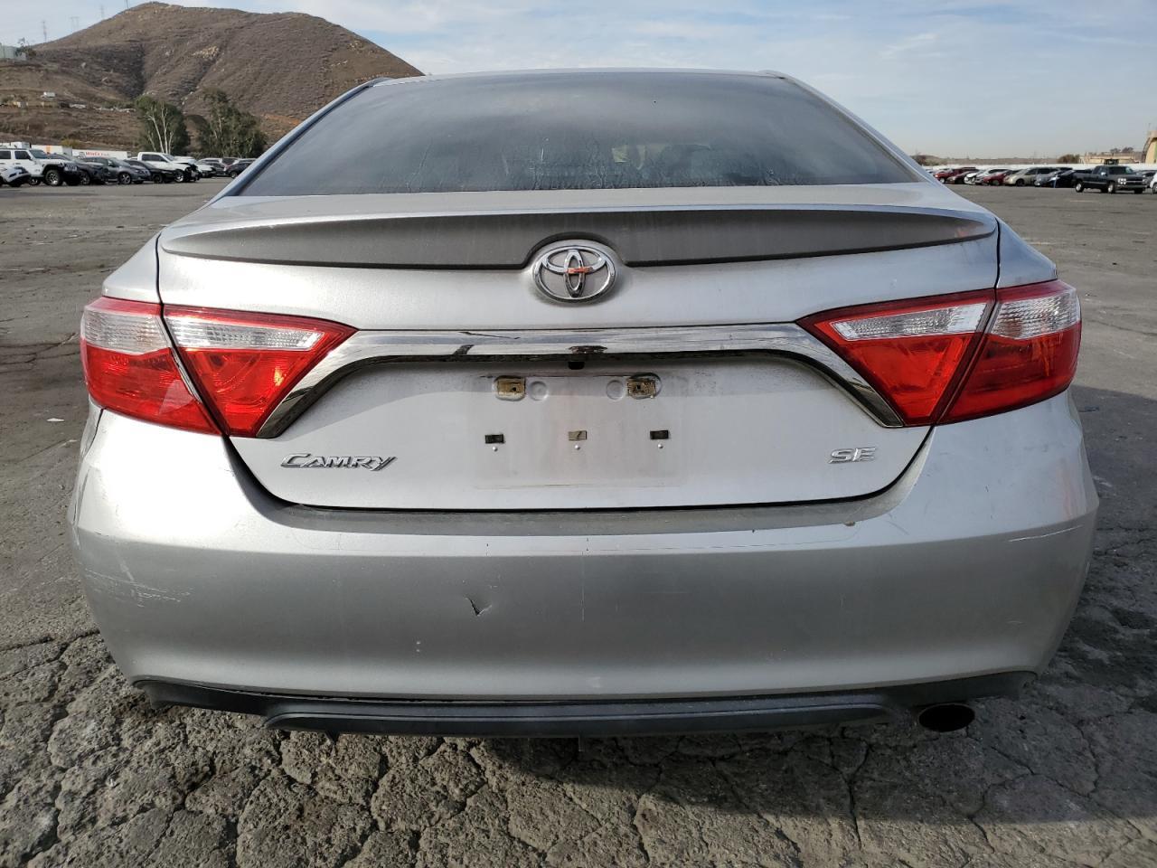 2017 Toyota Camry Le - Фото 6